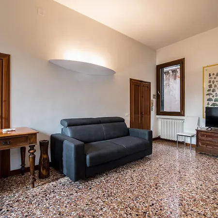 Daire 8 Min Rialto E San Marco - Venedik