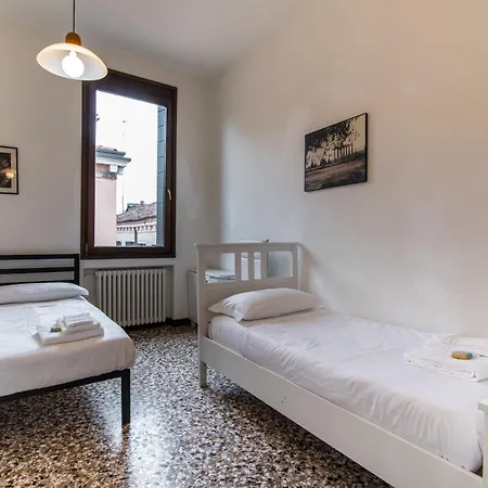Daire 8 Min Rialto E San Marco - Venedik