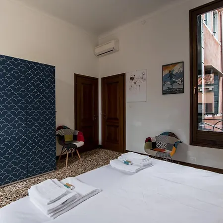 8 Min Rialto E San Marco - * Venedik