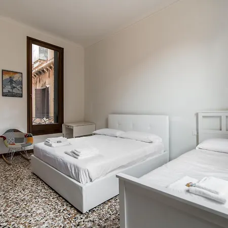 8 Min Rialto E San Marco - Daire *